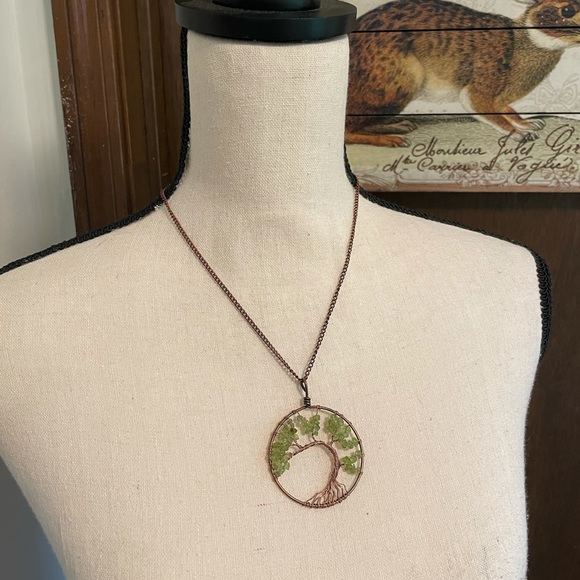 Peridot tree of life wire wrapped necklace - Picture 4 of 6